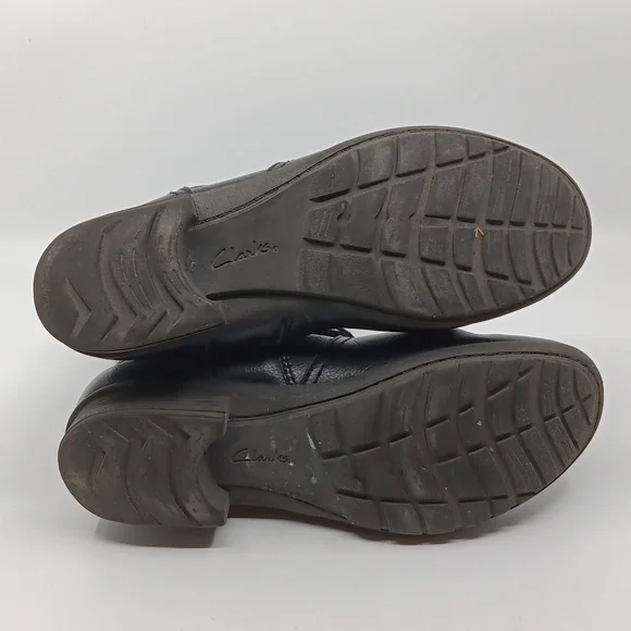 Clarks Black Ankle Boots W/ Dual Zipper Design - Picture 13 of 13